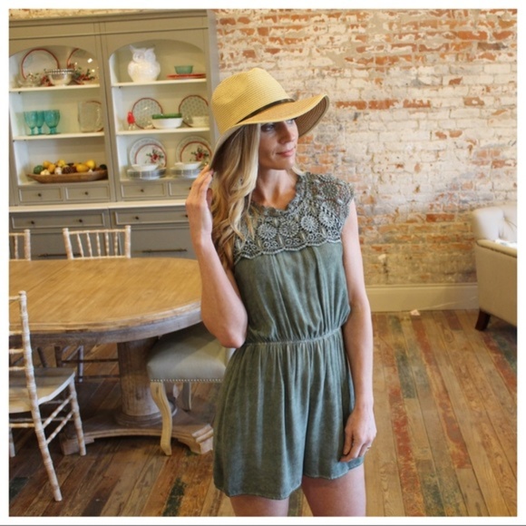 Vintage Wash Lace Romper - Picture 3 of 5